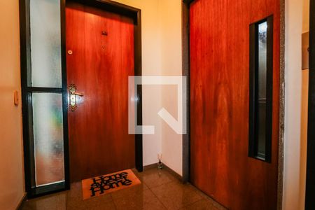 Apartamento à venda com 220m², 3 quartos e 3 vagasHall Social