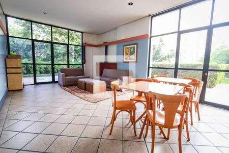 Apartamento à venda com 220m², 3 quartos e 3 vagasÁrea comum - Salão de festas