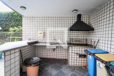 Apartamento à venda com 220m², 3 quartos e 3 vagasÁrea comum - Churrasqueira