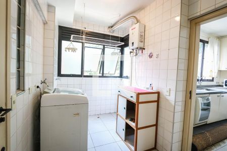 Apartamento à venda com 220m², 3 quartos e 3 vagasLavanderia