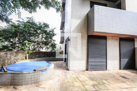 Apartamento à venda com 220m², 3 quartos e 3 vagasQuintal