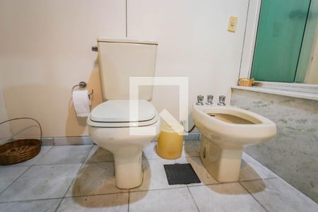 Apartamento à venda com 220m², 3 quartos e 3 vagasBanheiro da Suite