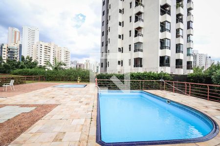 Apartamento à venda com 220m², 3 quartos e 3 vagasÁrea comum - Piscina