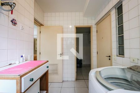 Apartamento à venda com 220m², 3 quartos e 3 vagasLavanderia