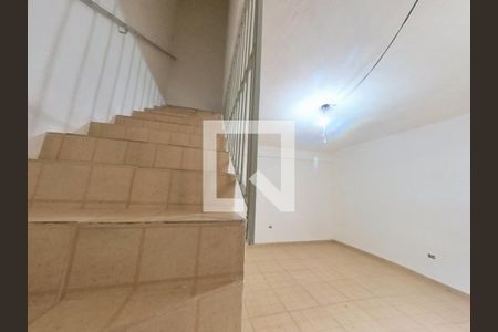 Casa à venda com 160m², 3 quartos e 1 vaga Casa à venda com 160m², 3 quartos e 1 vagaEspaço Separado - Cômodo Parte de Baixo