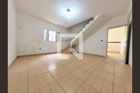 Casa à venda com 160m², 3 quartos e 1 vaga Casa à venda com 160m², 3 quartos e 1 vagaEspaço Separado - Cômodo Parte de Baixo