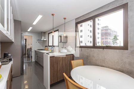Apartamento à venda com 172m², 3 quartos e 3 vagasCozinha