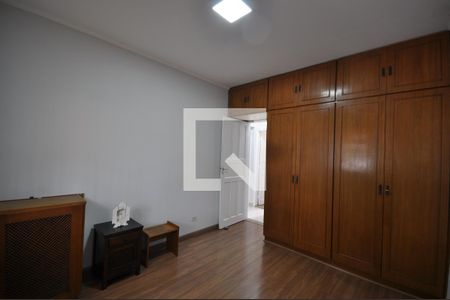 Quarto 1 de casa para alugar com 3 quartos, 160m² em Vila Nivi, São Paulo