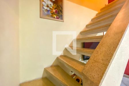 Escada de casa à venda com 2 quartos, 252m² em Nova Petrópolis, São Bernardo do Campo