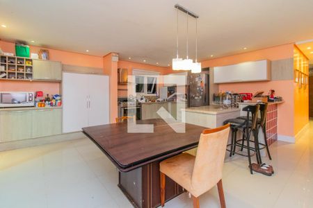 Casa à venda com 480m², 3 quartos e 3 vagas Casa à venda com 480m², 3 quartos e 3 vagasCozinha