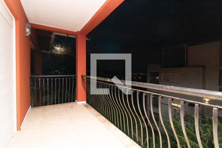 Casa à venda com 480m², 3 quartos e 3 vagas Casa à venda com 480m², 3 quartos e 3 vagasVarando da Suíte 2
