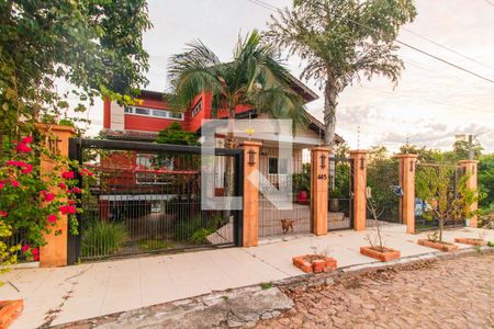 Casa à venda com 480m², 3 quartos e 3 vagas Casa à venda com 480m², 3 quartos e 3 vagasFachada