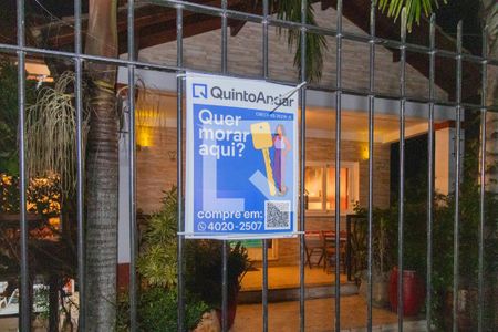 Casa à venda com 480m², 3 quartos e 3 vagas Casa à venda com 480m², 3 quartos e 3 vagasPlaca