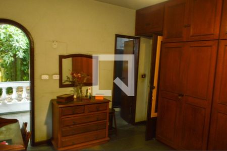 Casa de condomínio à venda com 360m², 3 quartos e 3 vagas Casa de condomínio à venda com 360m², 3 quartos e 3 vagasSuíte