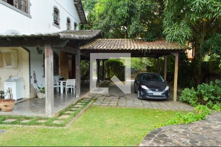 Casa de condomínio à venda com 360m², 3 quartos e 3 vagas Casa de condomínio à venda com 360m², 3 quartos e 3 vagasGaragem