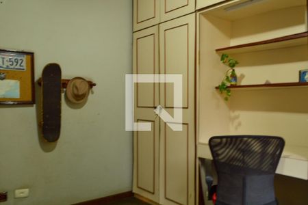 Casa de condomínio à venda com 360m², 3 quartos e 3 vagas Casa de condomínio à venda com 360m², 3 quartos e 3 vagasQuarto 1