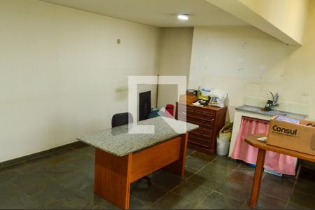 Casa de condomínio à venda com 360m², 3 quartos e 3 vagas Casa de condomínio à venda com 360m², 3 quartos e 3 vagasSala - Edícula