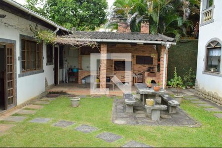 Casa de condomínio à venda com 360m², 3 quartos e 3 vagas Casa de condomínio à venda com 360m², 3 quartos e 3 vagasChurrasqueira