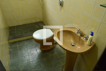 Casa de condomínio à venda com 360m², 3 quartos e 3 vagas Casa de condomínio à venda com 360m², 3 quartos e 3 vagasBanheiro da Suíte 2 - Ediula