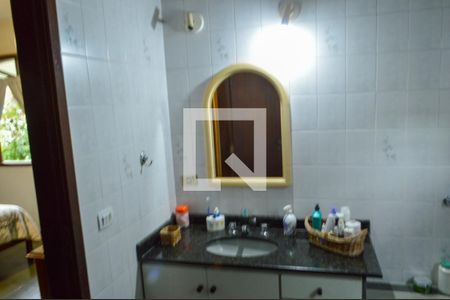 Casa de condomínio à venda com 360m², 3 quartos e 3 vagas Casa de condomínio à venda com 360m², 3 quartos e 3 vagasBanheiro da Suíte