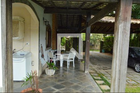 Casa de condomínio à venda com 360m², 3 quartos e 3 vagas Casa de condomínio à venda com 360m², 3 quartos e 3 vagasVaranda