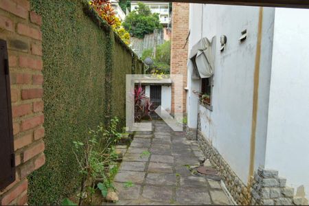 Casa de condomínio à venda com 360m², 3 quartos e 3 vagas Casa de condomínio à venda com 360m², 3 quartos e 3 vagasCanil