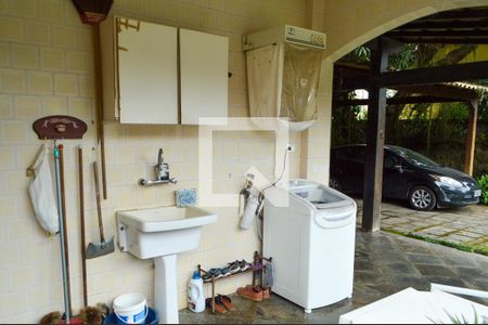 Casa de condomínio à venda com 360m², 3 quartos e 3 vagas Casa de condomínio à venda com 360m², 3 quartos e 3 vagasÁrea de Serviço