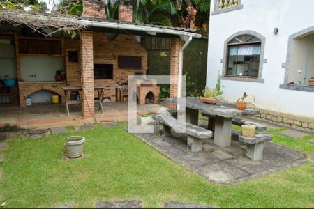 Casa de condomínio à venda com 360m², 3 quartos e 3 vagas Casa de condomínio à venda com 360m², 3 quartos e 3 vagasChurrasqueira