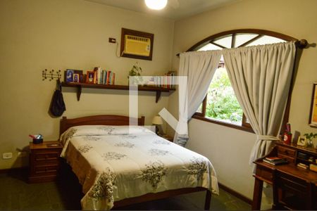 Casa de condomínio à venda com 360m², 3 quartos e 3 vagas Casa de condomínio à venda com 360m², 3 quartos e 3 vagasSuíte