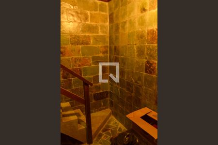 Casa de condomínio à venda com 360m², 3 quartos e 3 vagas Casa de condomínio à venda com 360m², 3 quartos e 3 vagasAdega