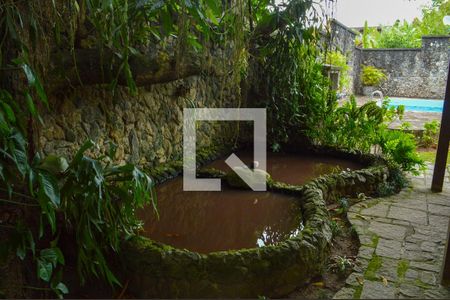 Casa de condomínio à venda com 360m², 3 quartos e 3 vagas Casa de condomínio à venda com 360m², 3 quartos e 3 vagasJardim