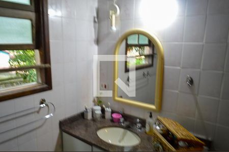 Casa de condomínio à venda com 360m², 3 quartos e 3 vagas Casa de condomínio à venda com 360m², 3 quartos e 3 vagasBanheiro