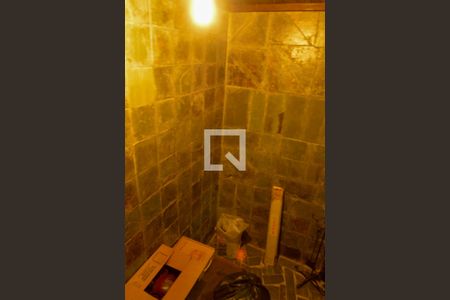 Casa de condomínio à venda com 360m², 3 quartos e 3 vagas Casa de condomínio à venda com 360m², 3 quartos e 3 vagasAdega