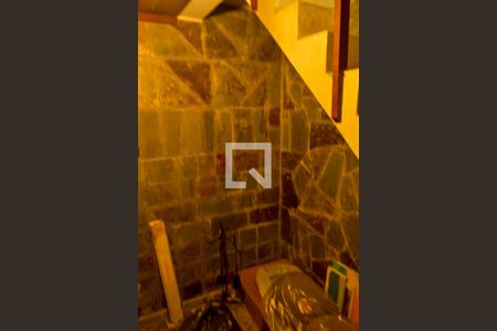 Casa de condomínio à venda com 360m², 3 quartos e 3 vagas Casa de condomínio à venda com 360m², 3 quartos e 3 vagasAdega