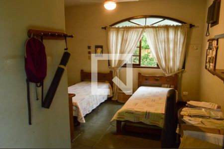 Casa de condomínio à venda com 360m², 3 quartos e 3 vagas Casa de condomínio à venda com 360m², 3 quartos e 3 vagasQuarto 2