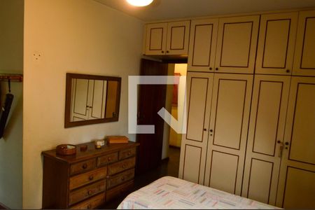 Casa de condomínio à venda com 360m², 3 quartos e 3 vagas Casa de condomínio à venda com 360m², 3 quartos e 3 vagasQuarto 2