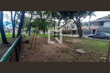 Casa de condomínio à venda com 360m², 3 quartos e 3 vagas Casa de condomínio à venda com 360m², 3 quartos e 3 vagasÁrea comum - Playground