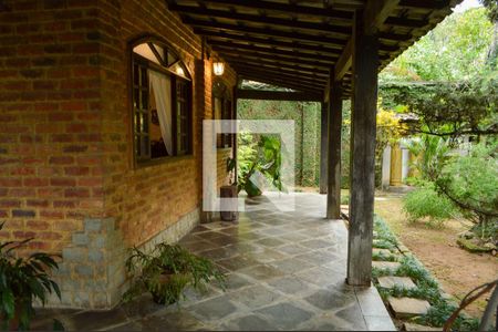 Casa de condomínio à venda com 360m², 3 quartos e 3 vagas Casa de condomínio à venda com 360m², 3 quartos e 3 vagasVaranda