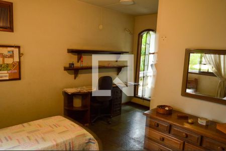 Casa de condomínio à venda com 360m², 3 quartos e 3 vagas Casa de condomínio à venda com 360m², 3 quartos e 3 vagasQuarto 2