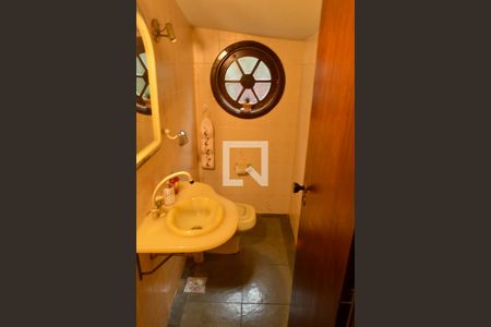 Casa de condomínio à venda com 360m², 3 quartos e 3 vagas Casa de condomínio à venda com 360m², 3 quartos e 3 vagasLavabo