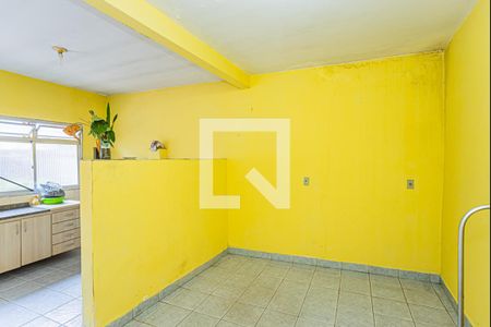 Casa à venda com 297m², 4 quartos e 2 vagasQuarto - edícula