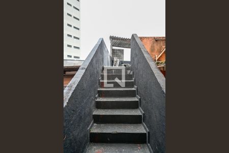 Apartamento para alugar com 124m², 2 quartos e sem vaga Apartamento para alugar com 124m², 2 quartos e sem vagaEscadas