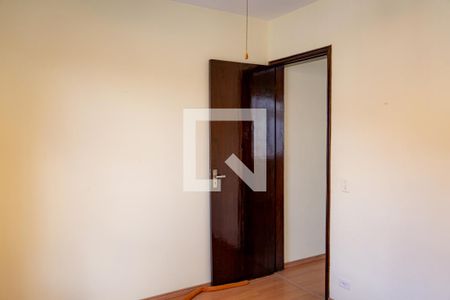Quarto 1 de casa para alugar com 2 quartos, 75m² em Jardim Ester Yolanda, São Paulo