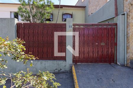 Casa à venda com 153m², 3 quartos e 2 vagas Casa à venda com 153m², 3 quartos e 2 vagasFachada