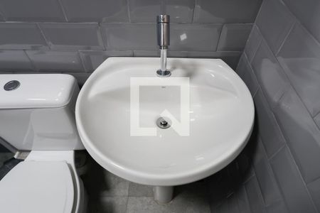 Casa à venda com 153m², 3 quartos e 2 vagas Casa à venda com 153m², 3 quartos e 2 vagasCasa 1 - Banheiro