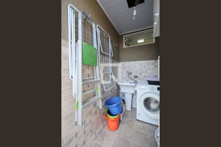 Casa à venda com 153m², 3 quartos e 2 vagas Casa à venda com 153m², 3 quartos e 2 vagasCasa 1 - Área de serviço