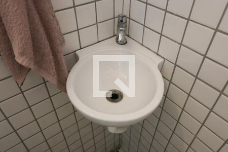 Casa à venda com 153m², 3 quartos e 2 vagas Casa à venda com 153m², 3 quartos e 2 vagasCasa 2 - Lavabo