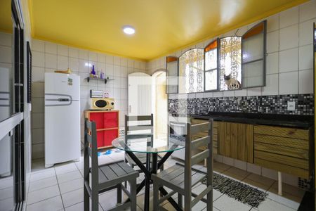 Casa à venda com 153m², 3 quartos e 2 vagas Casa à venda com 153m², 3 quartos e 2 vagasCasa 2 - Cozinha