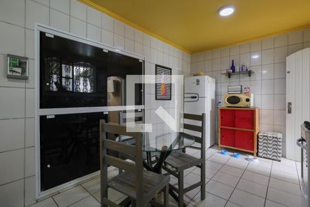 Casa à venda com 153m², 3 quartos e 2 vagas Casa à venda com 153m², 3 quartos e 2 vagasCasa 2 - Cozinha