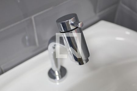 Casa à venda com 153m², 3 quartos e 2 vagas Casa à venda com 153m², 3 quartos e 2 vagasCasa 1 - Banheiro